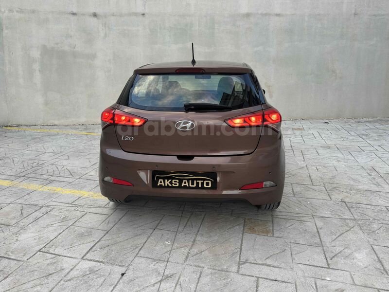 Galeriden Hyundai i20 1.4 MPI Style 2018 Model Sinop 152.000 km Kahverengi