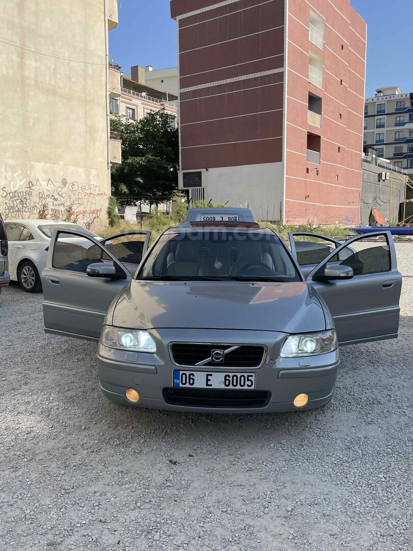 VOLVO S60 2,0 T 2010 MODEL SPORTS TEMİZ AİLE ARABASI 1