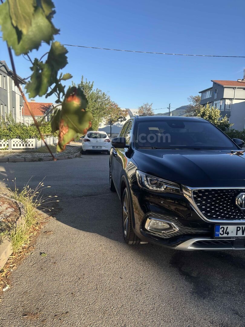 Sahibinden MG HS 1.5 T-GDI Luxury 2022 Model 2