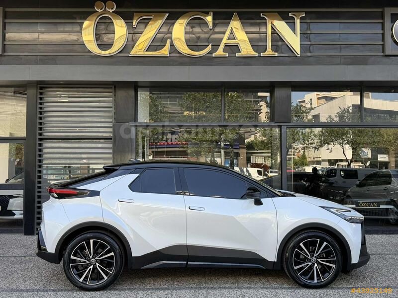 ÖZCAN''dan 2023 Model Toyota C-HR Passion X-Sport ''83.000''KM 1
