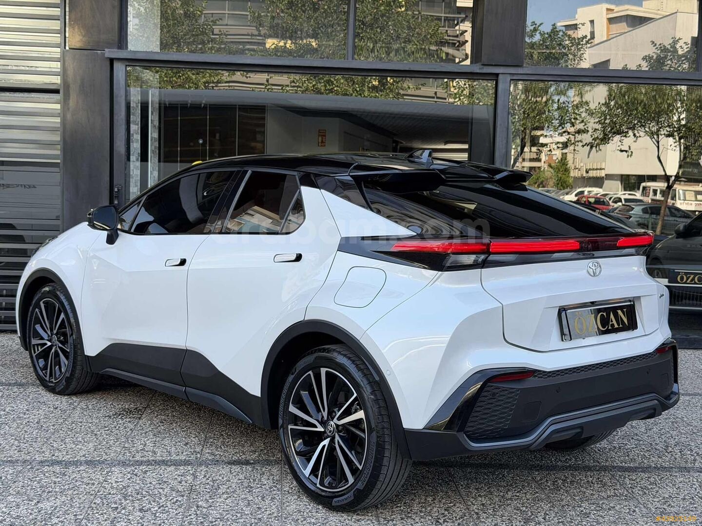 ÖZCAN''dan 2023 Model Toyota C-HR Passion X-Sport ''83.000''KM 6