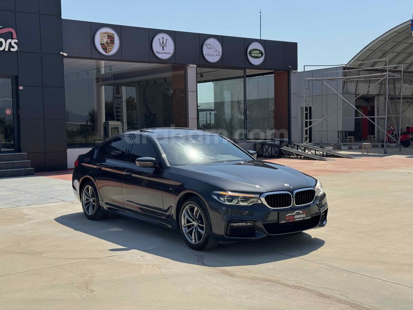 Galeriden BMW 5 Serisi 520i M Sport 2019 Model Manisa 170.000 km Gri (Gümüş) 3