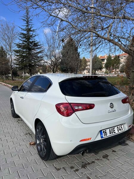 Sahibinden 2014 model Değişensiz Guiletta 3