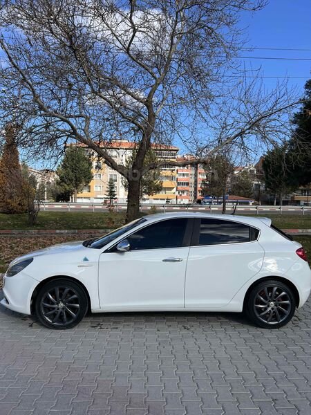 Sahibinden 2014 model Değişensiz Guiletta 5