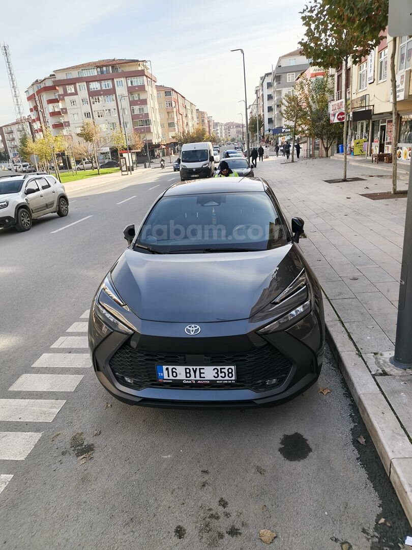 Ev alıcağım için Sahibinden Toyota C-HR 1.8 Hybrid Passion 2024 Model Panoromik cam tavan 5