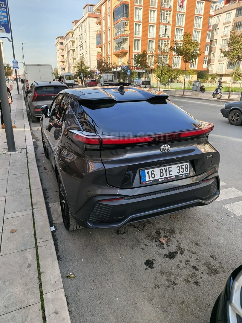 Ev alıcağım için Sahibinden Toyota C-HR 1.8 Hybrid Passion 2024 Model Panoromik cam tavan 2