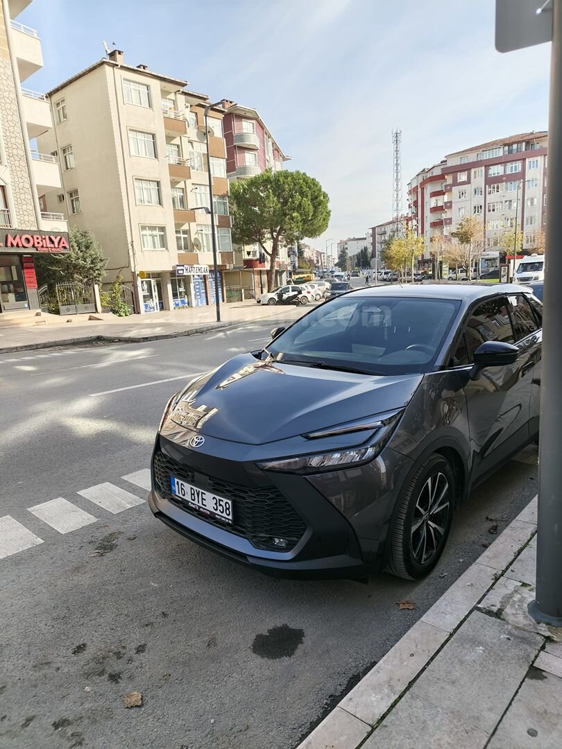 Ev alıcağım için Sahibinden Toyota C-HR 1.8 Hybrid Passion 2024 Model Panoromik cam tavan 6