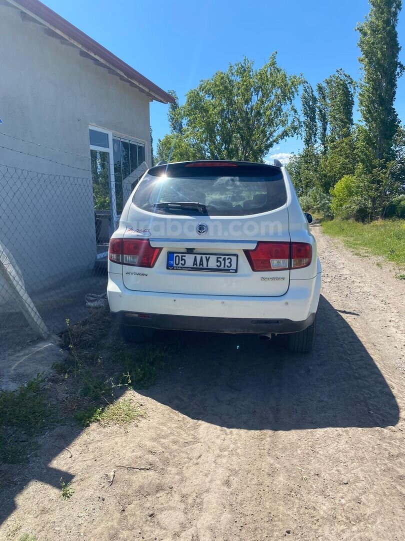 Sahibinden KGM SsangYong Kyron 2.0 XDI Premium 2009 Model Eskişehir 172.000 km Beyaz 3