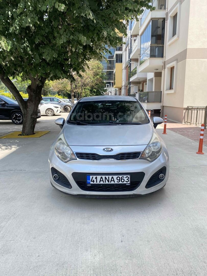 Sahibinden Kia Rio 1.25 CVVT Fancy 2014 Model 1