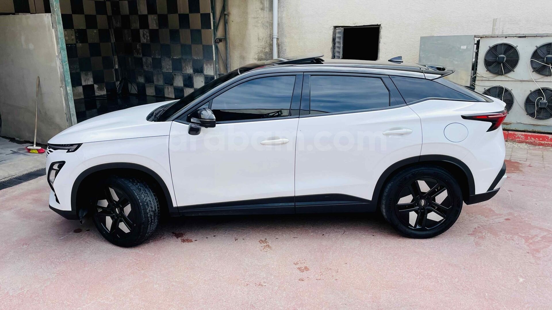 Sahibinden Chery Omoda 5 Pro 1.6 T-GDI Intelligent 2024 Model 28.000 km Beyaz 3