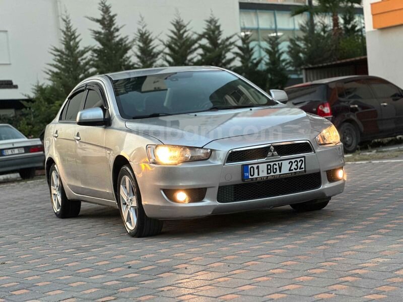Sahibinden Mitsubishi Lancer 1.5 Inform 2010 Model