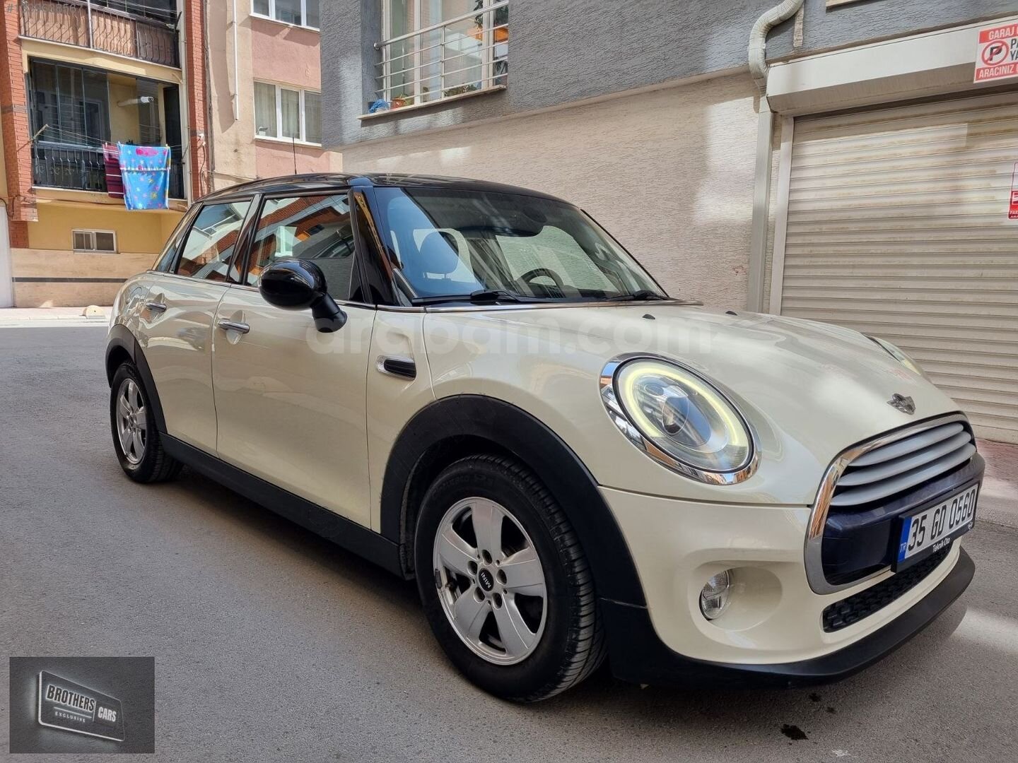 2015 MDL HATASIZ ORJ 96000 KM DE CAM TAVANLI DIZEL MINI COOPER 1