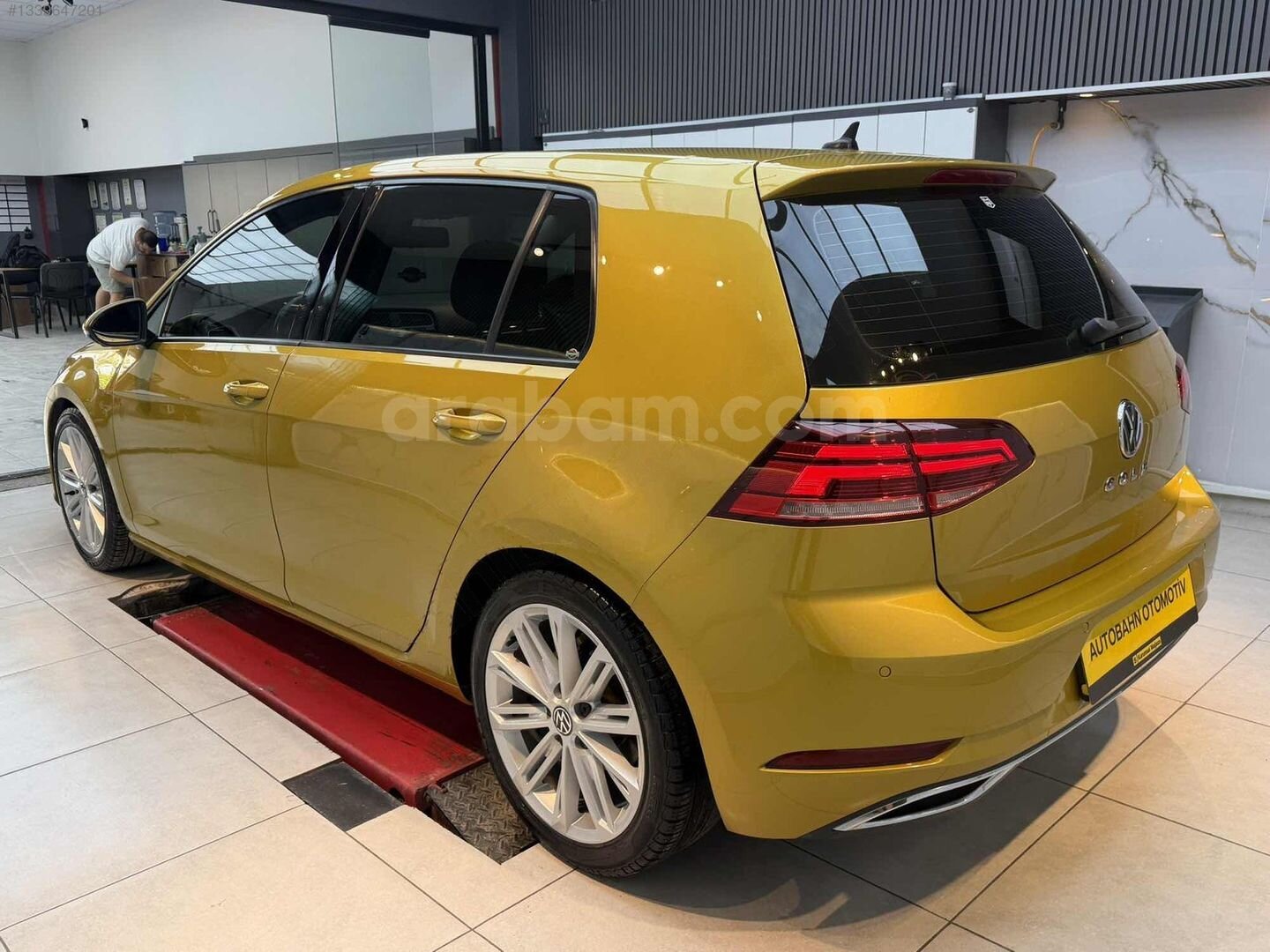 Galeriden Volkswagen Golf 1.0 TSi Comfortline 2017 Model Eskişehir 153.500 km Sarı 5