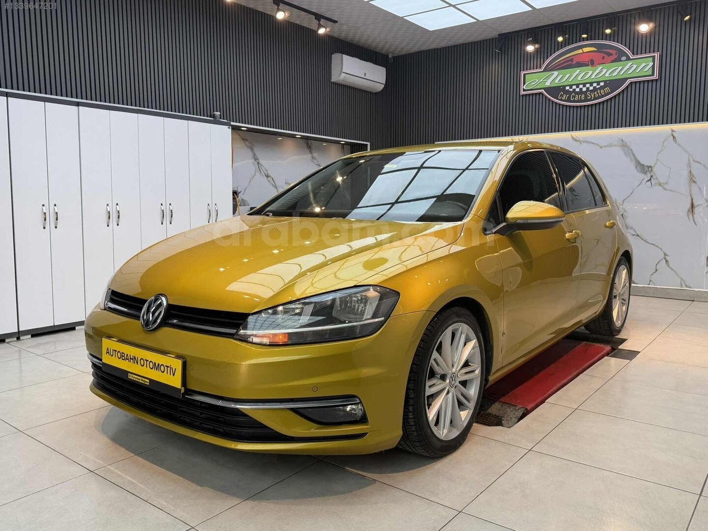 Galeriden Volkswagen Golf 1.0 TSi Comfortline 2017 Model Eskişehir 153.500 km Sarı 3