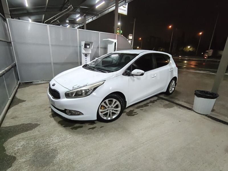 Sahibinden Kia Ceed 1.6 CRDi Concept 2013 Model 270.000 km Beyaz