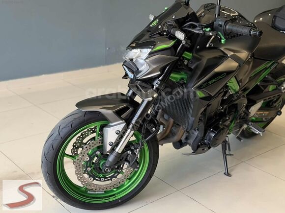 Galeriden Kawasaki Z 900 2024 Model İstanbul 6.600 KM Yeşil