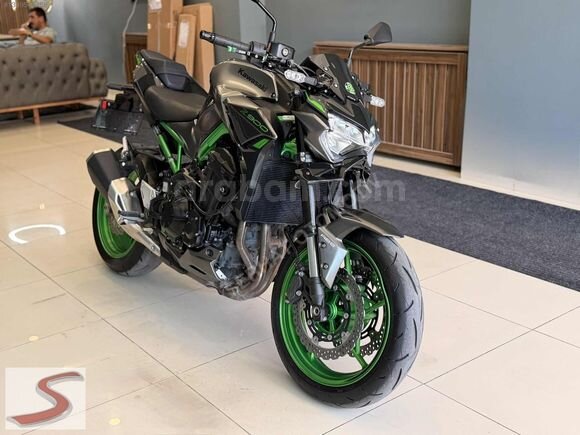 Galeriden Kawasaki Z 900 2024 Model İstanbul 6.600 km Yeşil