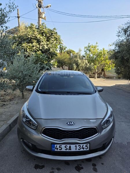 Sahibinden Kia Ceed 1.6 CRDi Comfort 2015 Model