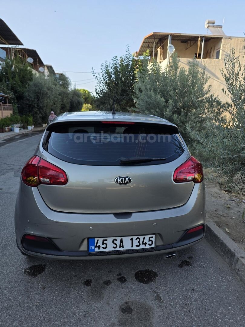 Sahibinden Kia Ceed 1.6 CRDi Comfort 2015 Model 2