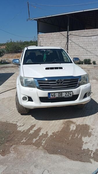 Sahibinden Toyota Hilux 2.5 D-4D 4x2 Adventure 2012 Model