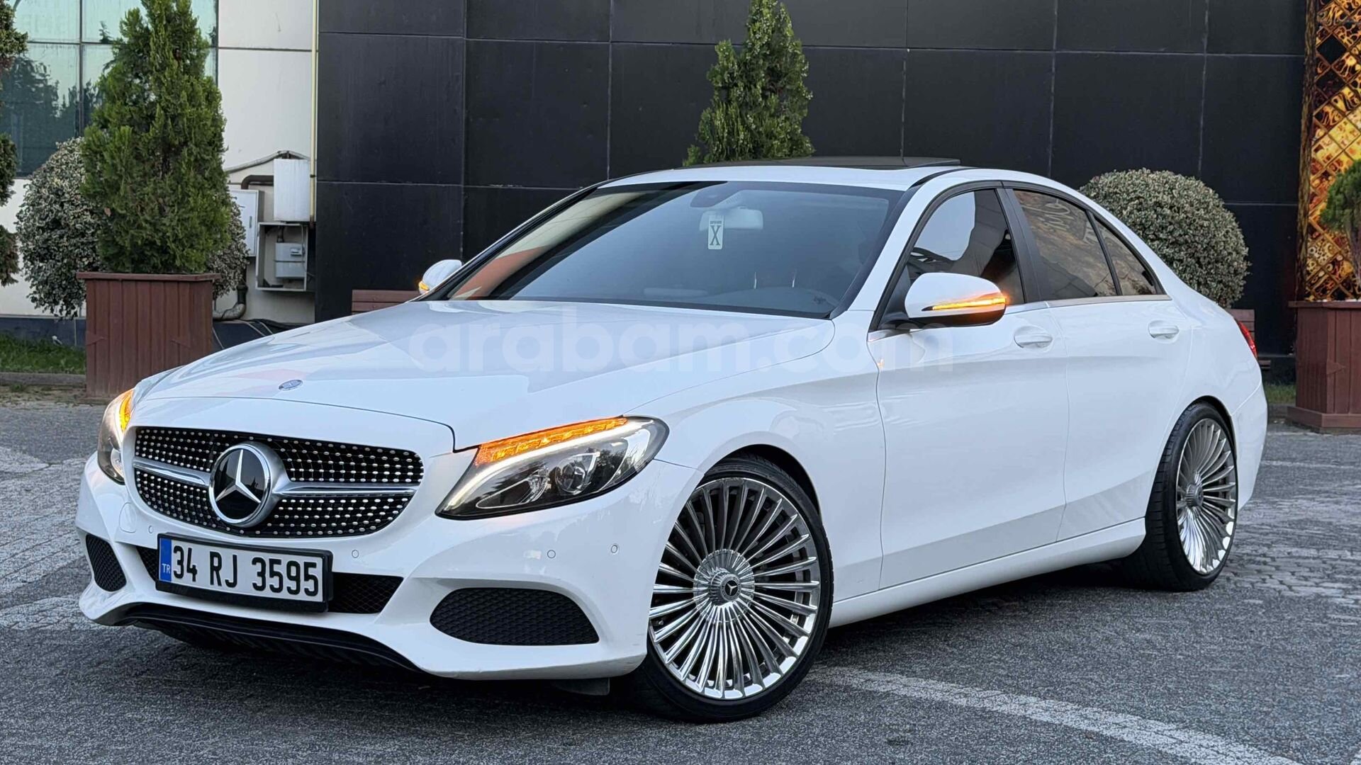 Galeriden Mercedes - Benz C 200 D Comfort 2016 Model İstanbul 169.000 km Beyaz 2