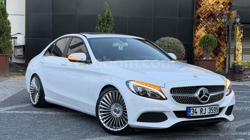Galeriden Mercedes - Benz C 200 D Comfort 2016 Model İstanbul 169.000 km Beyaz