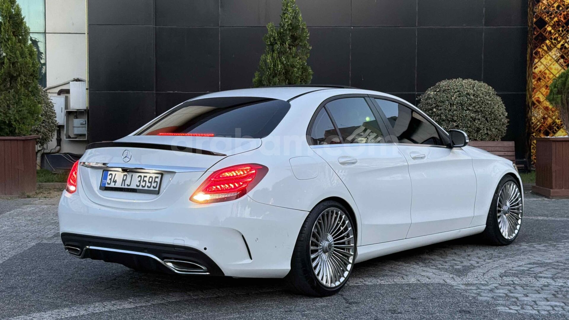 Galeriden Mercedes - Benz C 200 D Comfort 2016 Model İstanbul 169.000 km Beyaz 7