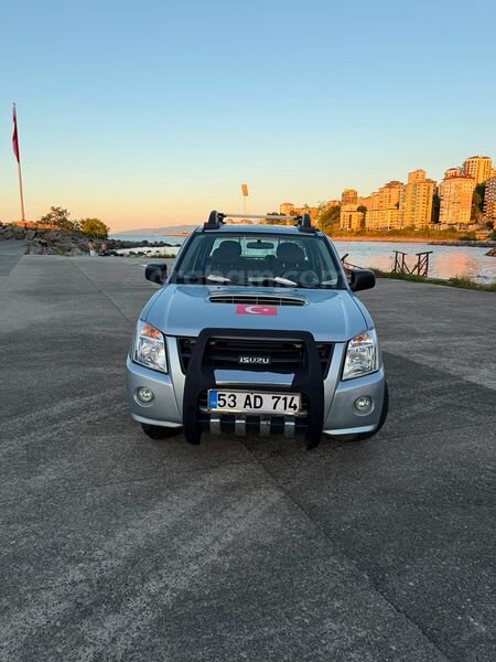 2011 ISUZU D-MAX 4x2 TEMİZ ARAÇ