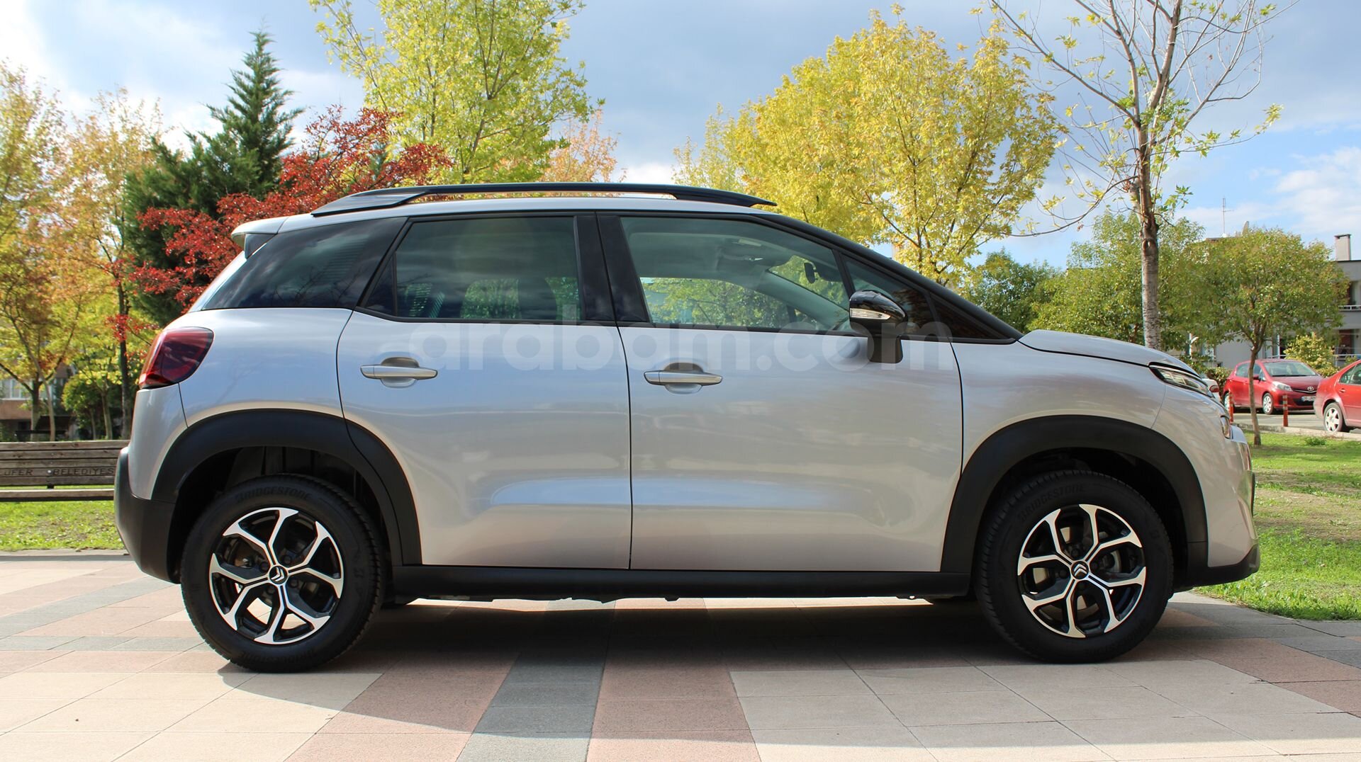 Ata Motorlu Araçlar'dan 300 Bin Peşin Kalan Senet ile 2024 Citroen C3 Aircoss Garantili 4