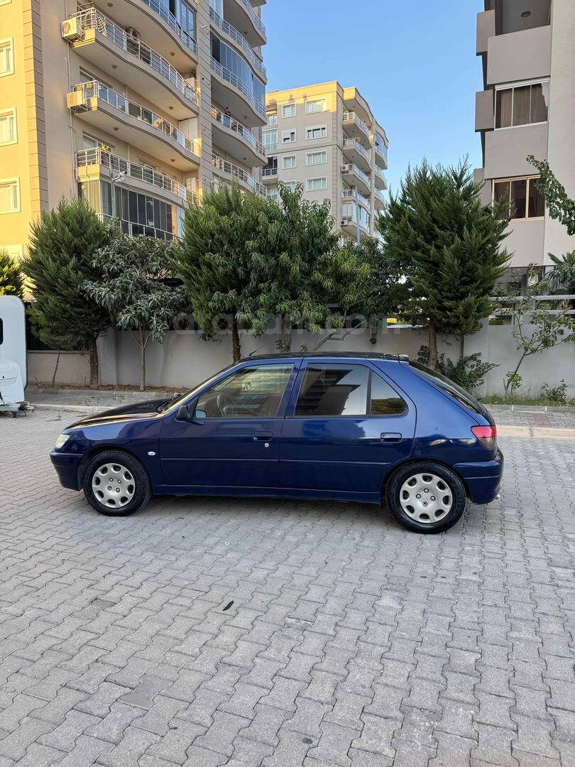 Galeriden Peugeot 306 1.6 Platinum 2000 Model İzmir 318.000 km Mavi (metalik) 7