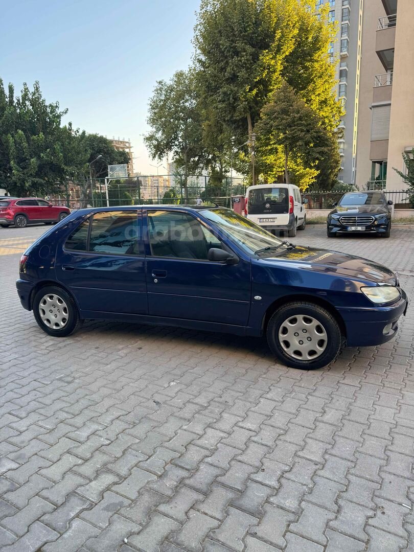 Galeriden Peugeot 306 1.6 Platinum 2000 Model İzmir 318.000 km Mavi (metalik) 2