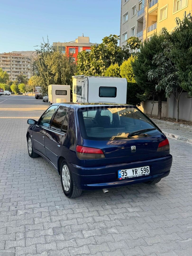 Galeriden Peugeot 306 1.6 Platinum 2000 Model İzmir 318.000 km Mavi (metalik) 5