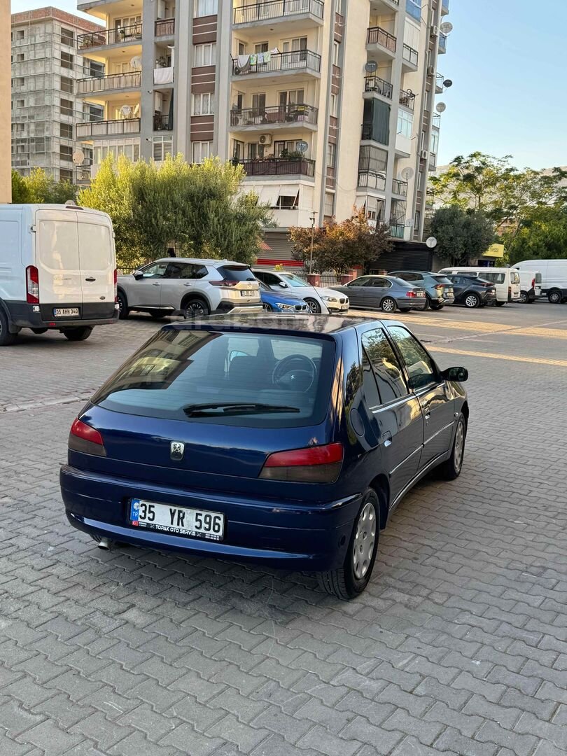 Galeriden Peugeot 306 1.6 Platinum 2000 Model İzmir 318.000 km Mavi (metalik) 6