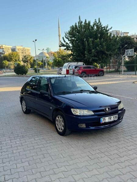 Galeriden Peugeot 306 1.6 Platinum 2000 Model İzmir 318.000 km Mavi (metalik)