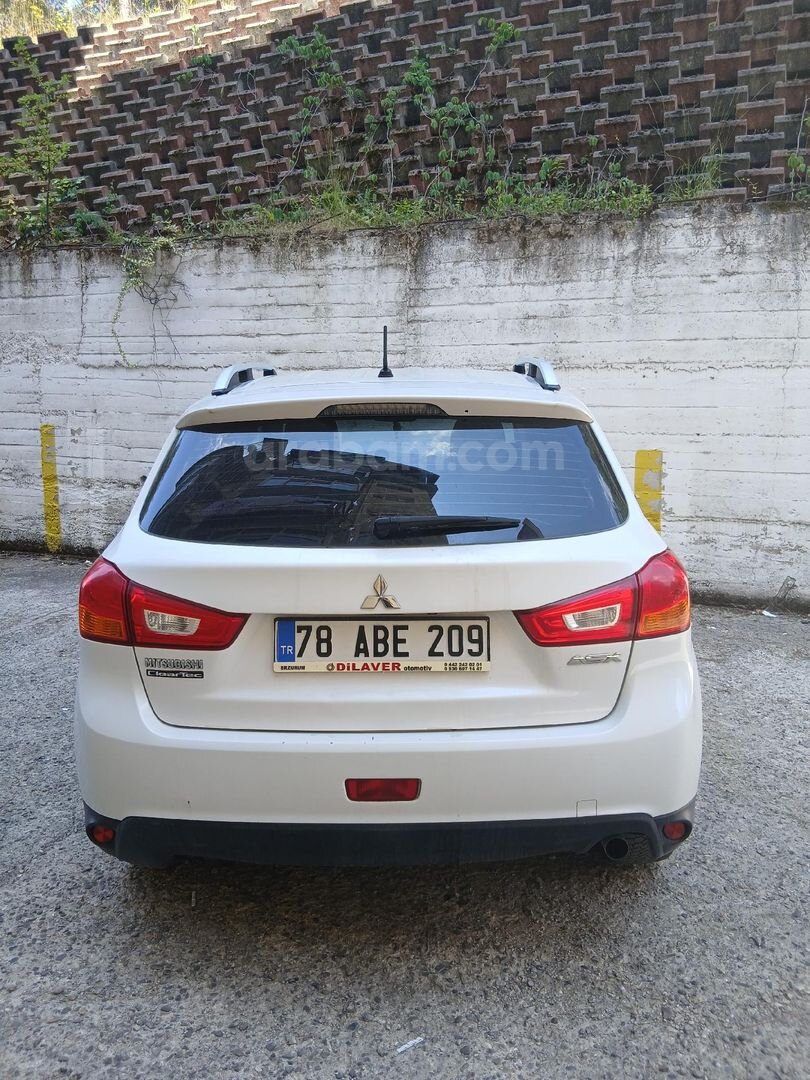 Sahibinden Mitsubishi ASX 1.6 MIVEC Invite 2014 Model 17900 km, üst model otm.araçlarla takas olur.. 3