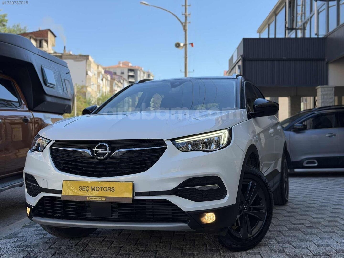 Galeriden Opel Grandland X 1.2 T Enjoy Black Edition 2020 Model Gümüşhane 136.000 km Beyaz 3
