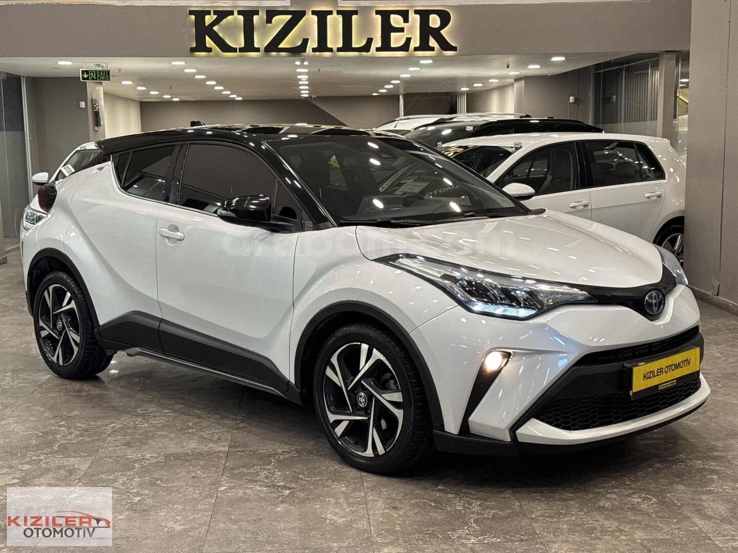 SİYAH TAVAN BLACK ROOF 2023 MODEL HYBRİD TOYOTA C-HR 2