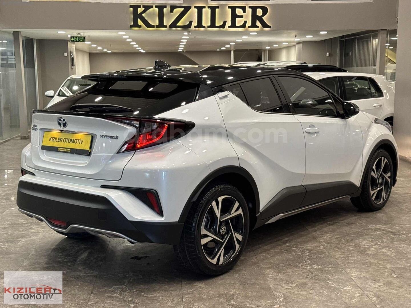 SİYAH TAVAN BLACK ROOF 2023 MODEL HYBRİD TOYOTA C-HR 3