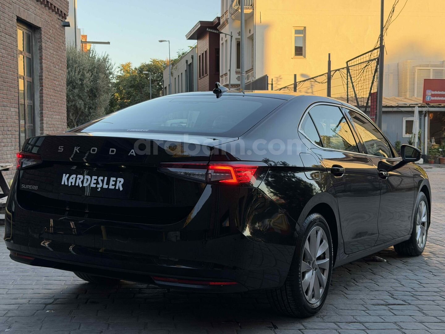 Galeriden Skoda SuperB 1.5 TSI Hybrid Premium 2025 Model İstanbul 53.500 km Siyah 6