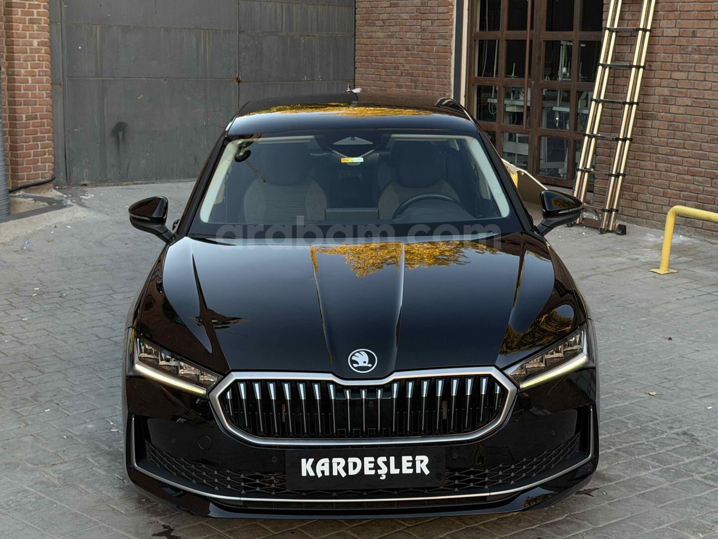Galeriden Skoda SuperB 1.5 TSI Hybrid Premium 2025 Model İstanbul 53.500 km Siyah 2