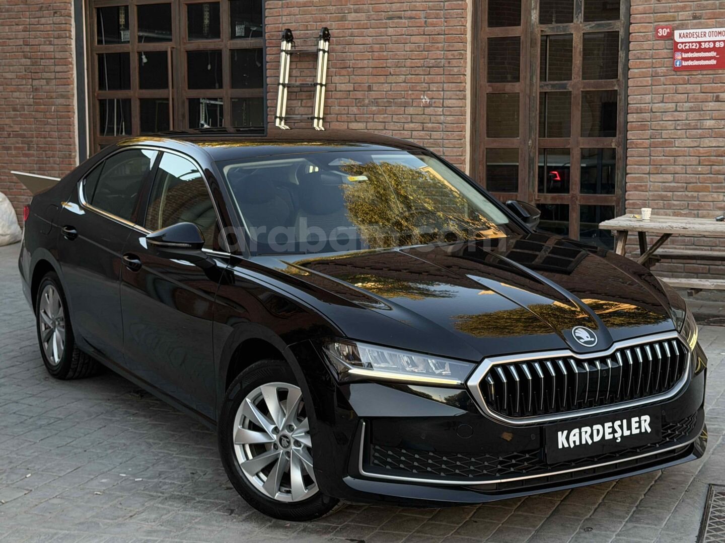 Galeriden Skoda SuperB 1.5 TSI Hybrid Premium 2025 Model İstanbul 53.500 km Siyah 7