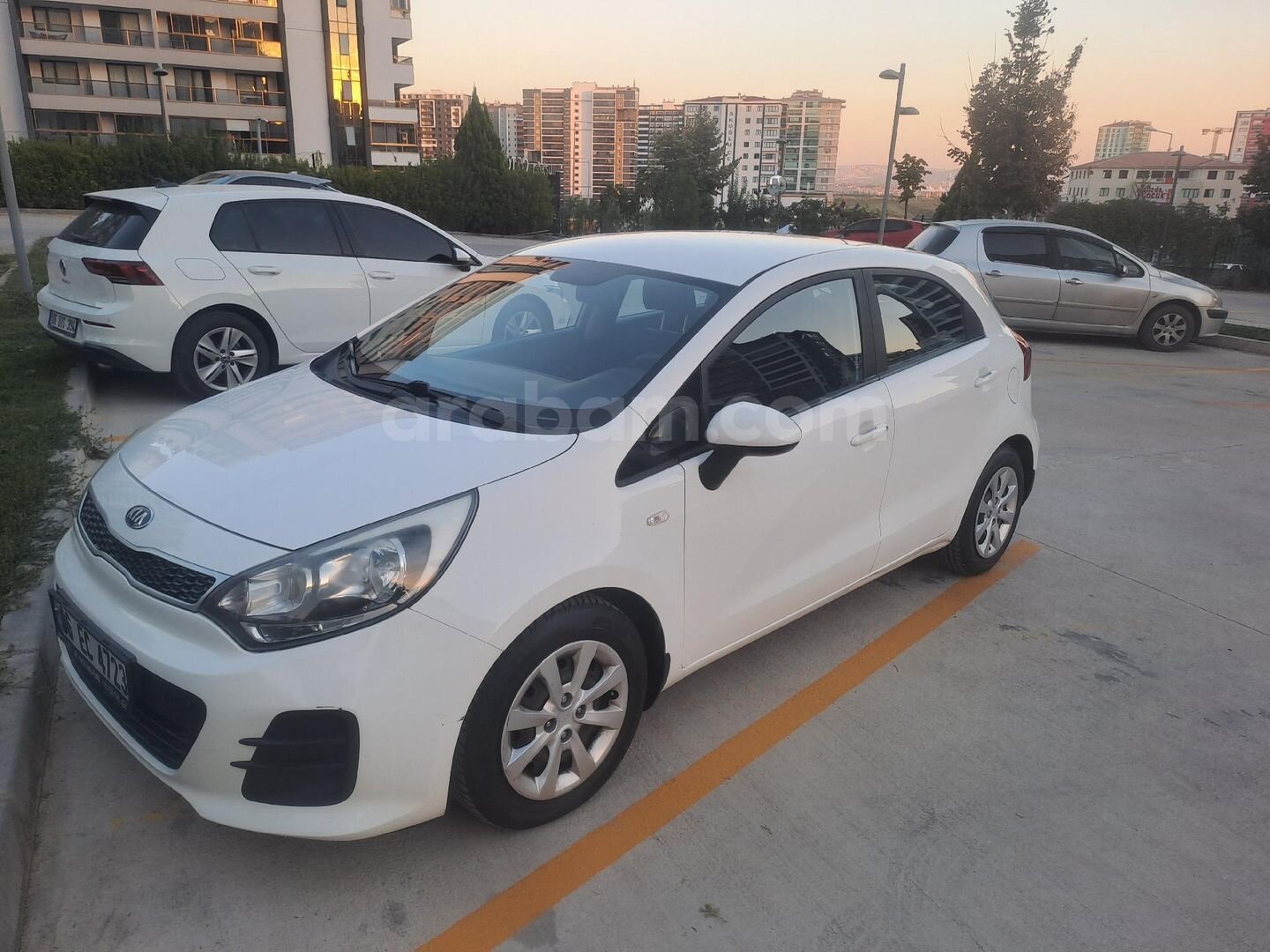 Sahibinden Kia Rio 1.4 CRDi Comfort 2015 Model 155.000 km Beyaz 2