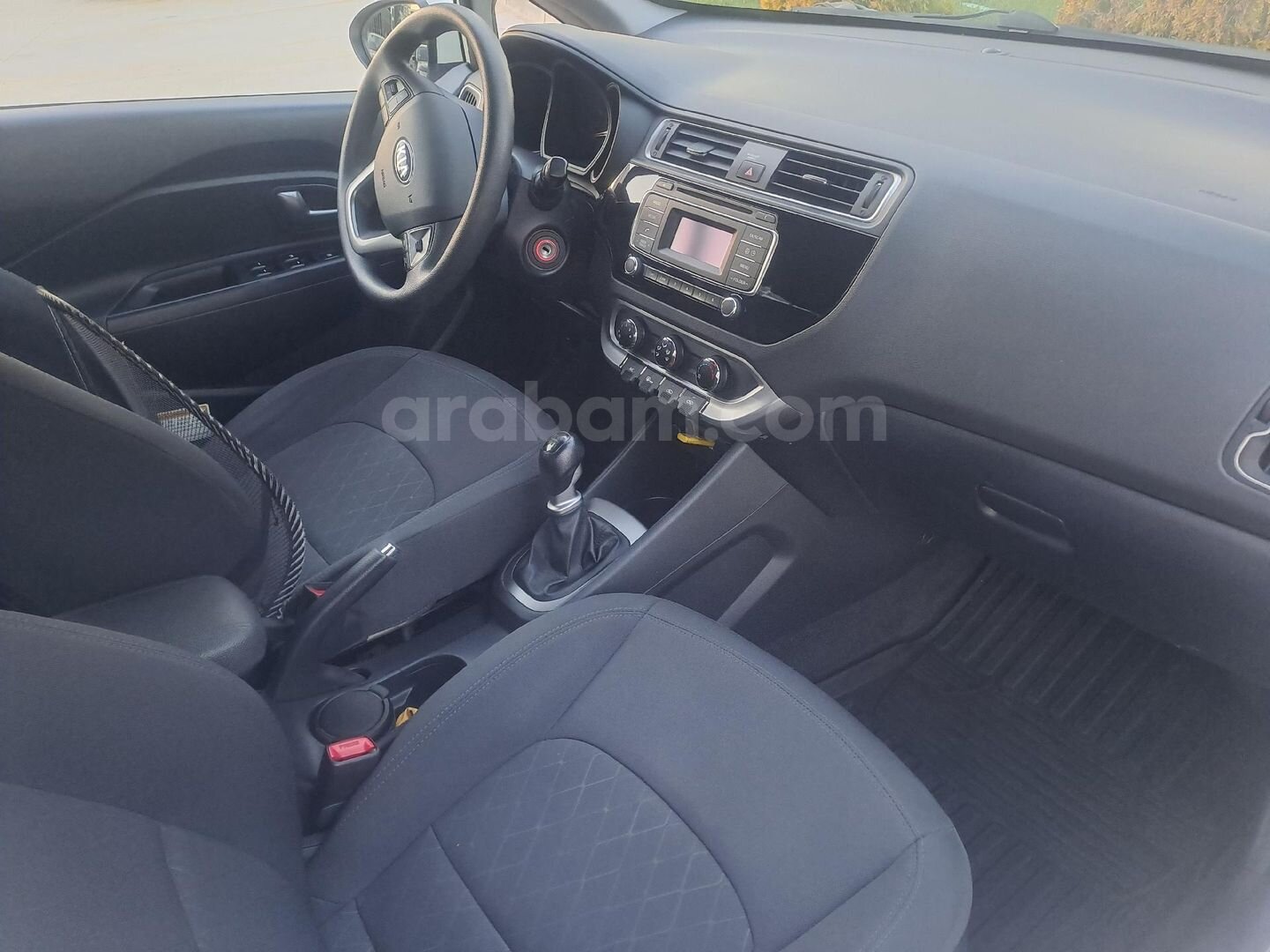 Sahibinden Kia Rio 1.4 CRDi Comfort 2015 Model 155.000 km Beyaz 6