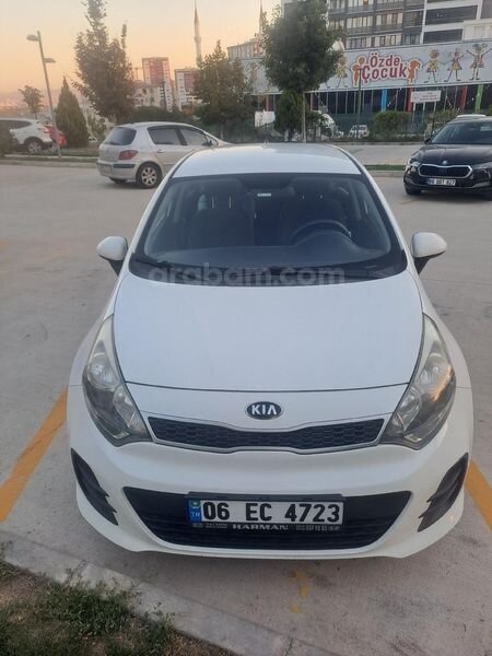 Sahibinden Kia Rio 1.4 CRDi Comfort 2015 Model 155.000 km Beyaz