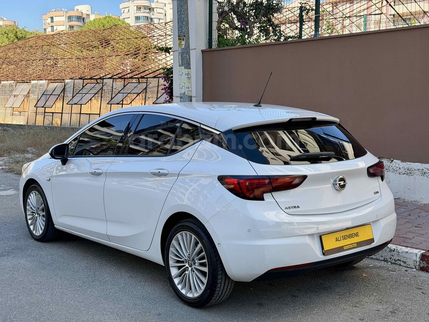 Galeriden Opel Astra 1.6 CDTI Excellence 2016 Model Antalya 199.000 km Beyaz 3