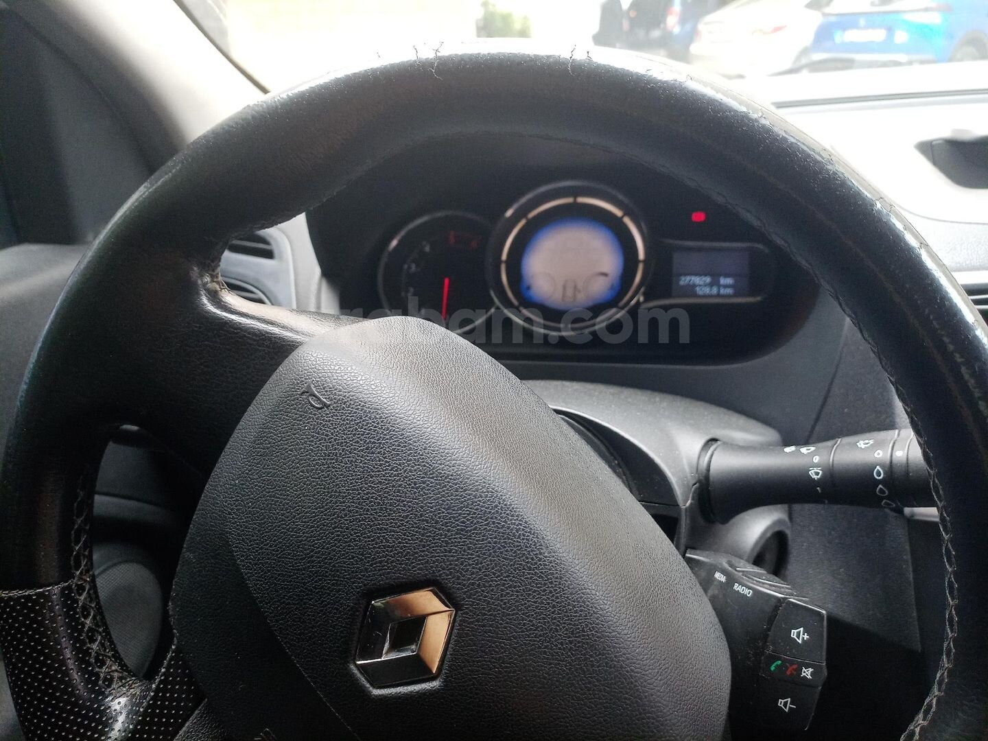 Sahibinden Renault Fluence 1.5 dCi Joy 2013 Model İstanbul 278.000 km Beyaz 7