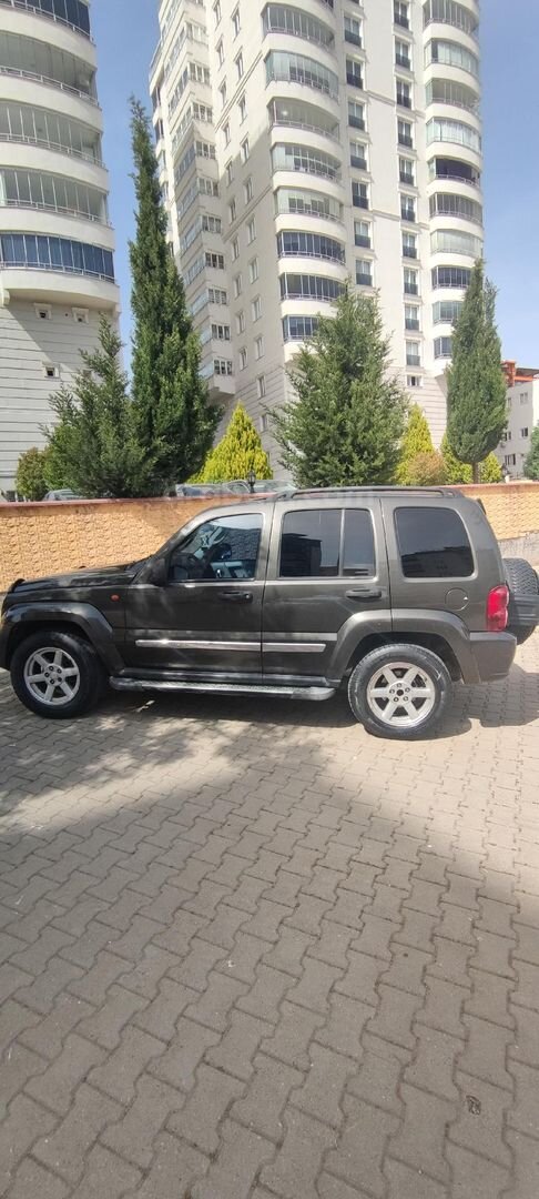 Sahibinden Jeep Cherokee 2.8 CRD Limited 2006 Model 4