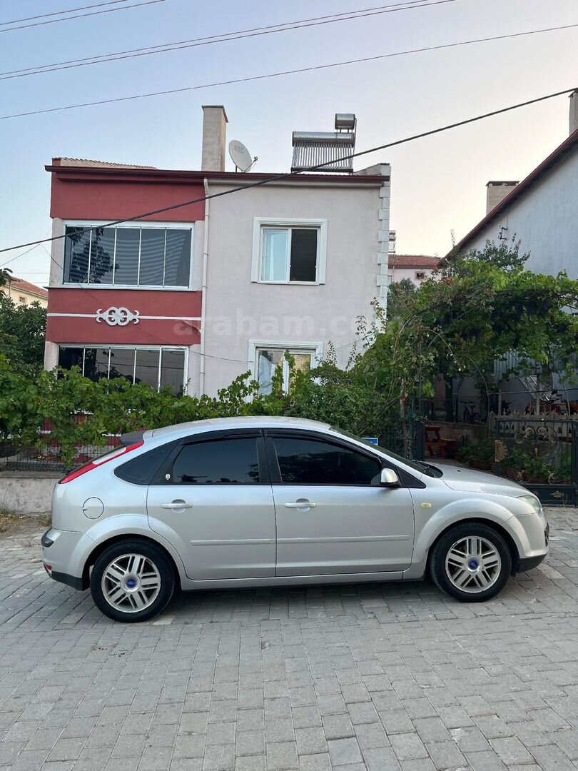 Sahibinden Ford Focus 1.6 Ghia 2006 Model 188.888 km Gri (Gümüş) 3