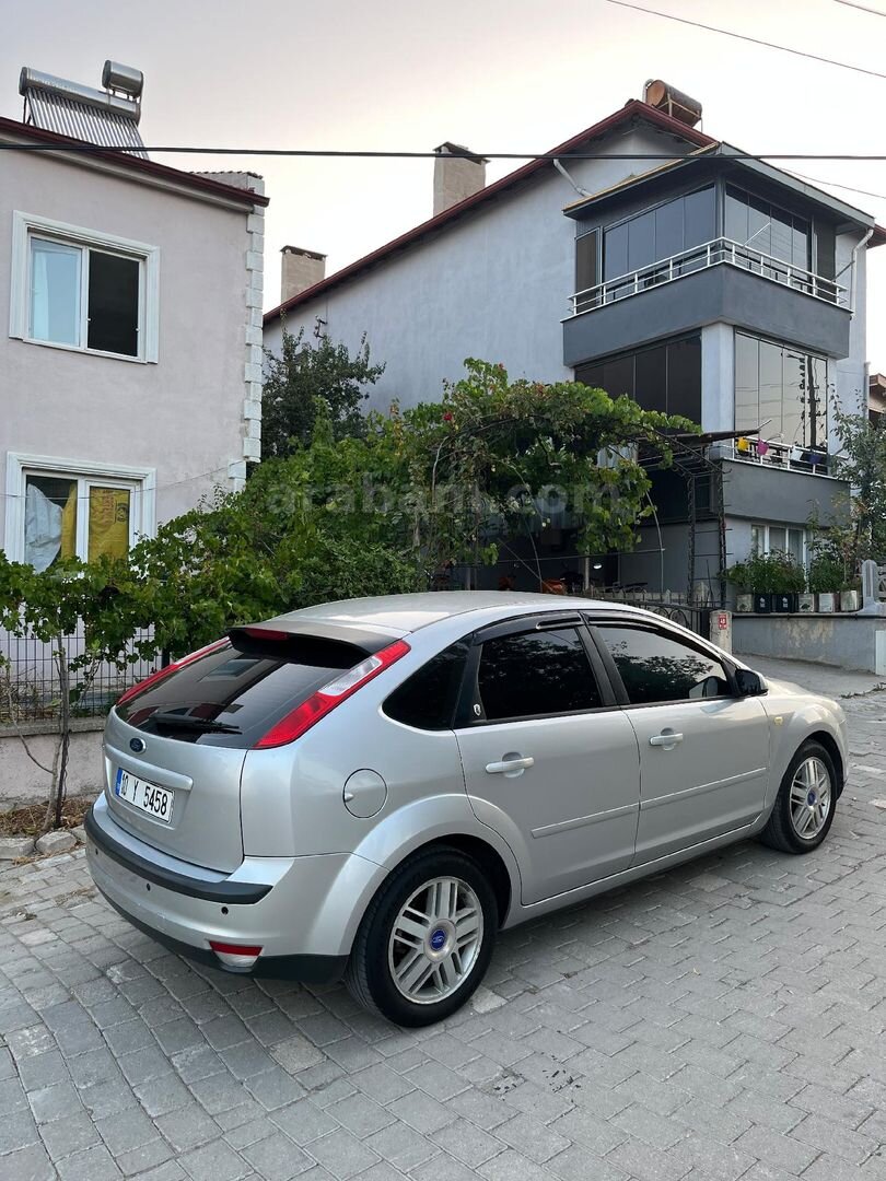 Sahibinden Ford Focus 1.6 Ghia 2006 Model 188.888 km Gri (Gümüş) 2