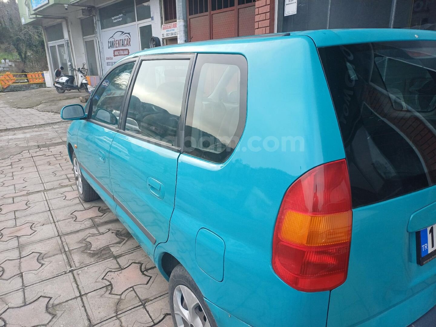 Galeriden Mitsubishi Space Star 1.3 Family 2000 Model Zonguldak 361.000 km Yeşil 1